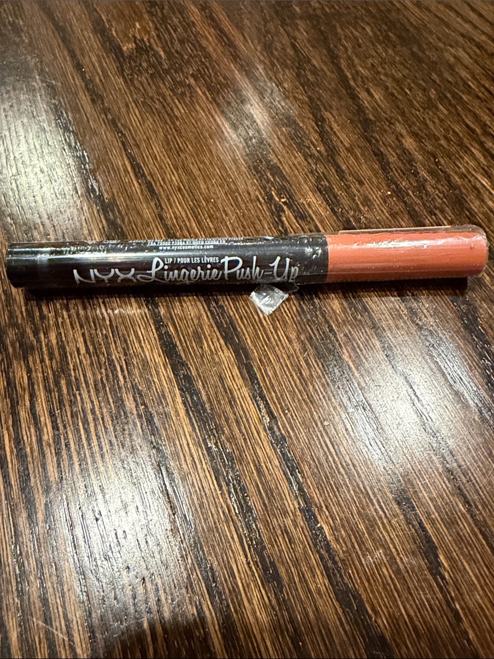 NYX Lingerie Push-Up Lip Pencil dusk to dawn